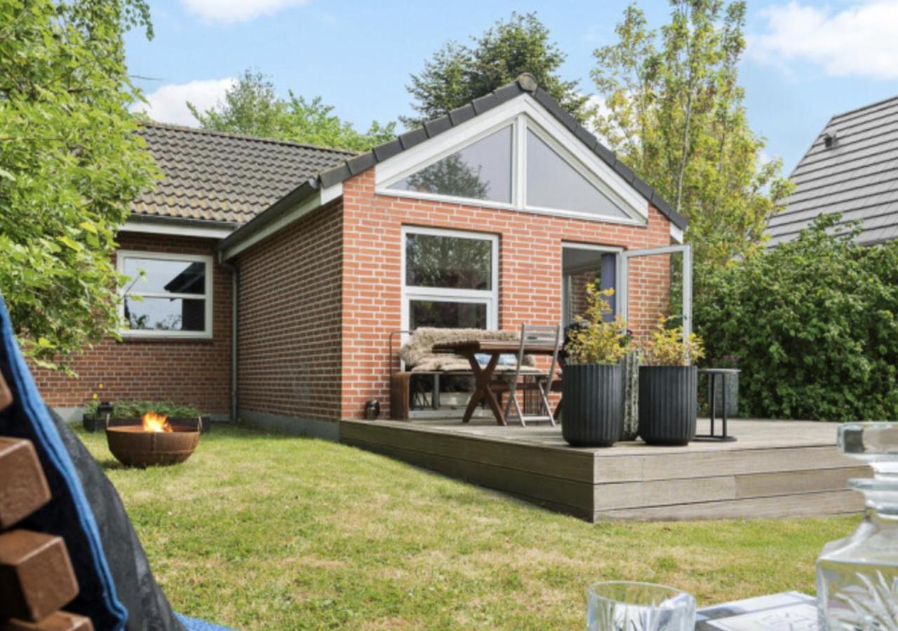 Aarhus - Cozy House, 10 Min From City Center エクステリア 写真
